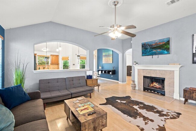 Foto del edificio - 1900 Melissa Oaks Ln