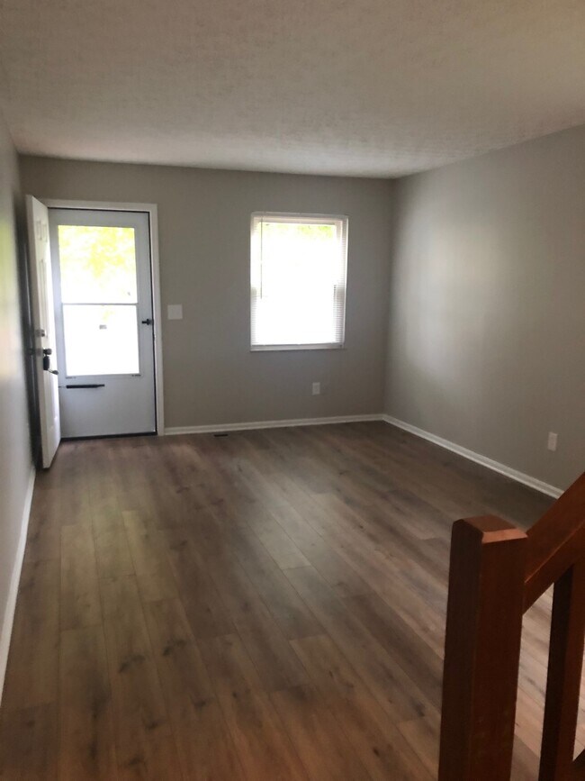 Building Photo - 3821 Heatherglen Dr