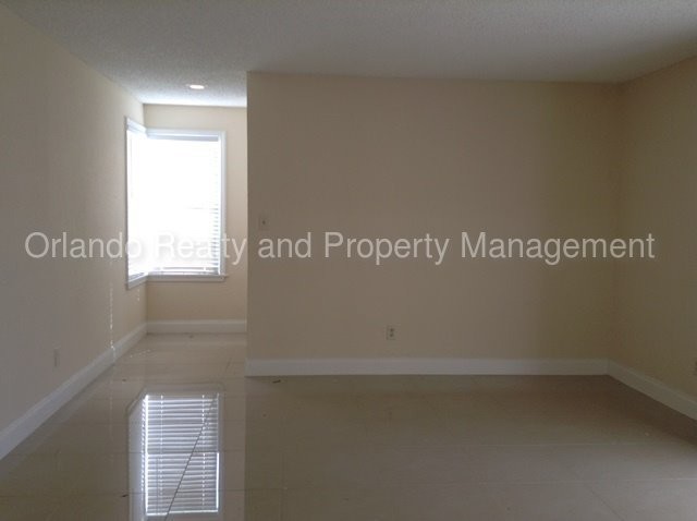 Foto del edificio - 2917 Antique Oaks Cir
