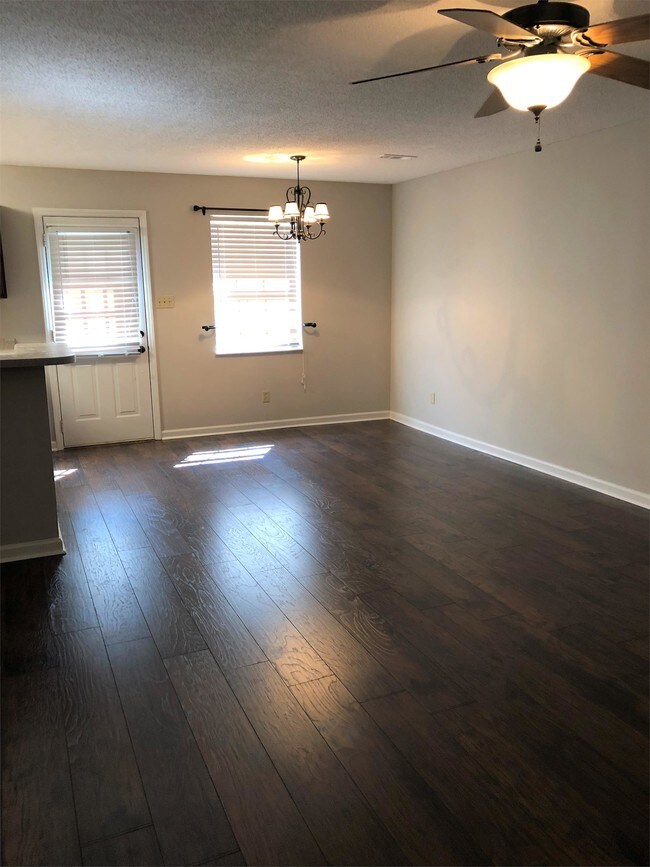 Foto del edificio - 9009 Fountain Brook Ln