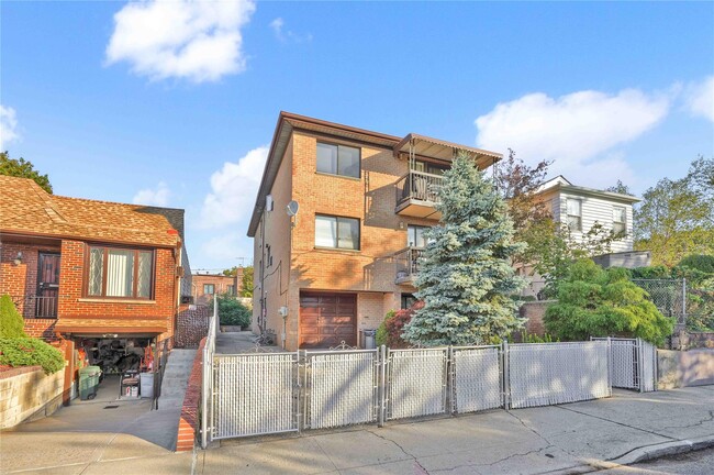Foto del edificio - 85-87-87 67th Ave