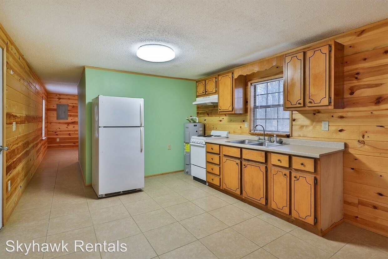 Primary Photo - 1202 Templeton Rd