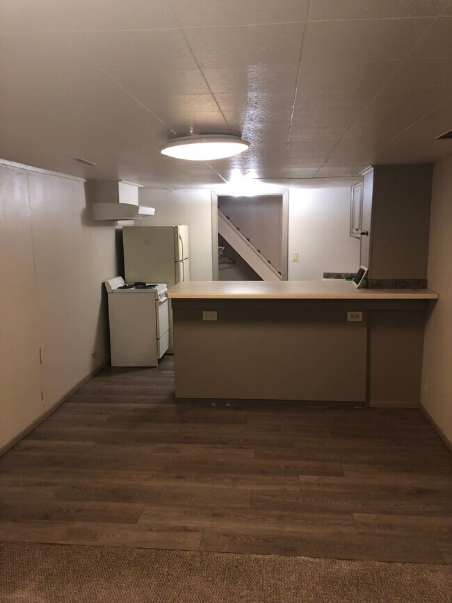 Área de comedor - 122 2nd Ave SW