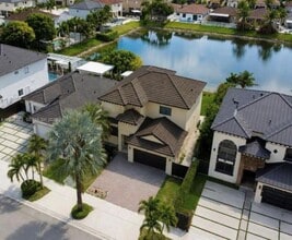 Building Photo - 4450 SW 164th Ave