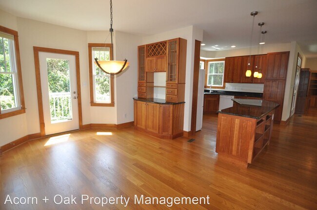 Building Photo - 5 br, 3 bath House - 207 Purple Leaf Place