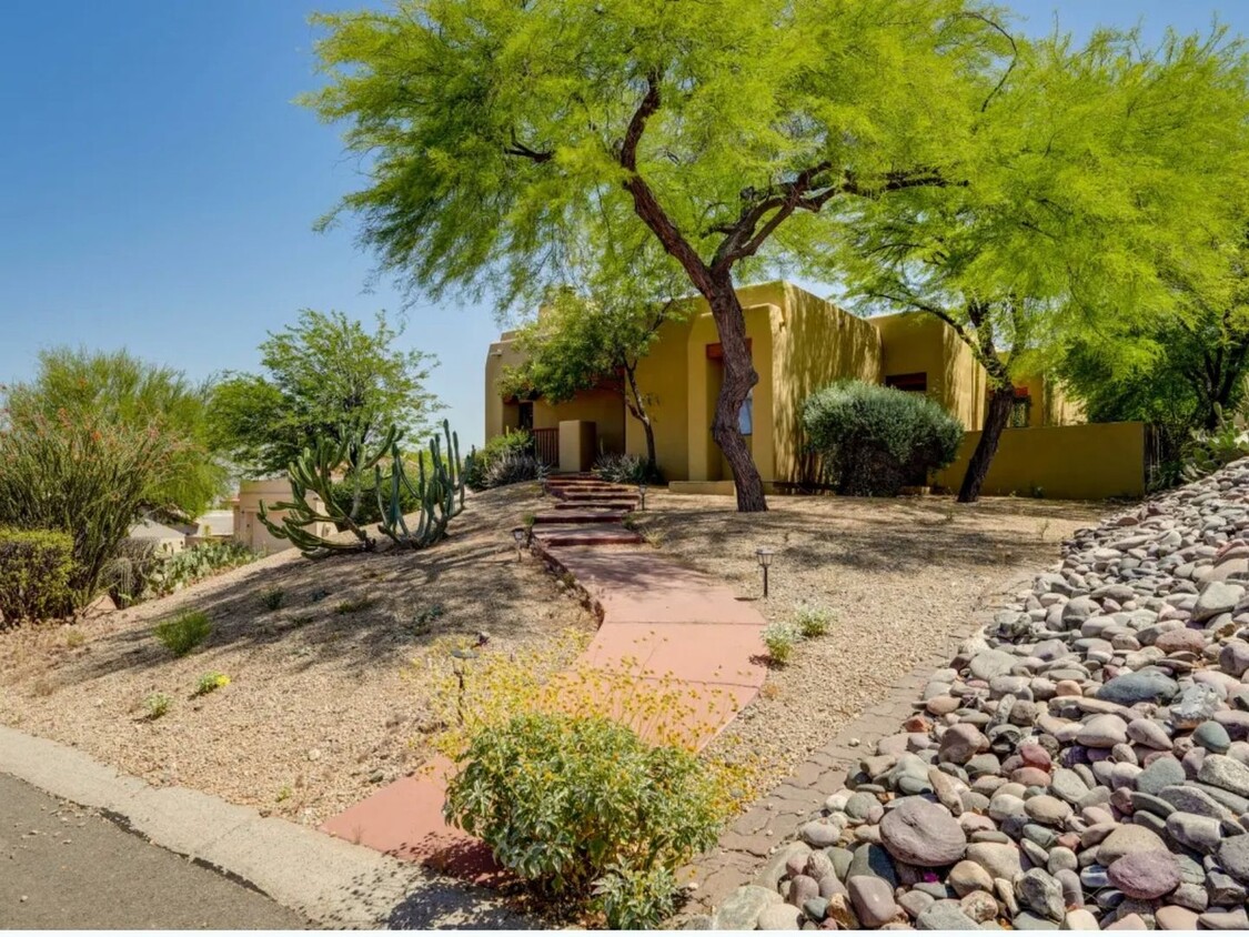 Primary Photo - 4 Bedroom Single Family Home in Fountain H...