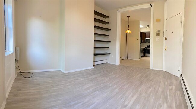 Building Photo - 372 2nd St