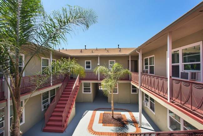 Building Photo - MMR - 1433 Miramar