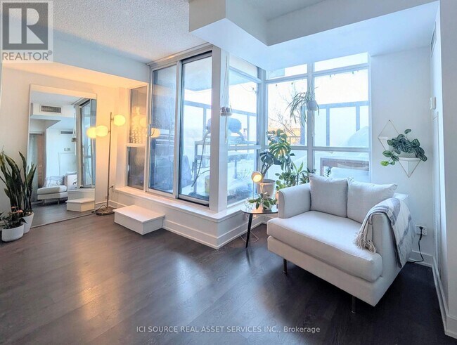 Building Photo - 11 Superior Ave