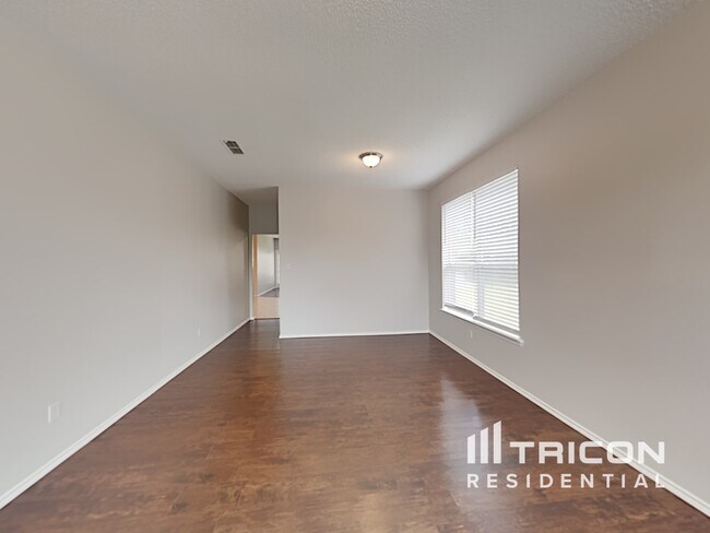 Building Photo - 4345 Park Creek Cir N