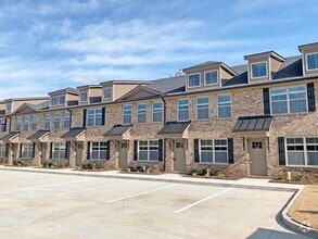 Building Photo - 325 Landrum Pl
