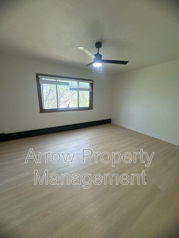 Foto del edificio - 215 E Arbor Ave
