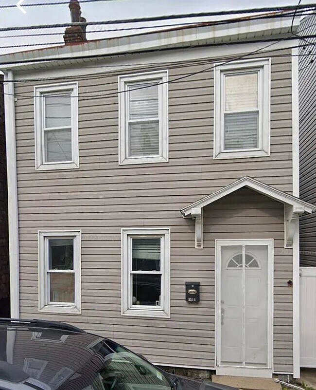 Photo - 2511 Larkins Wy House