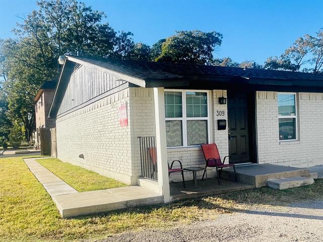 Foto principal - 313 E Mitchell St