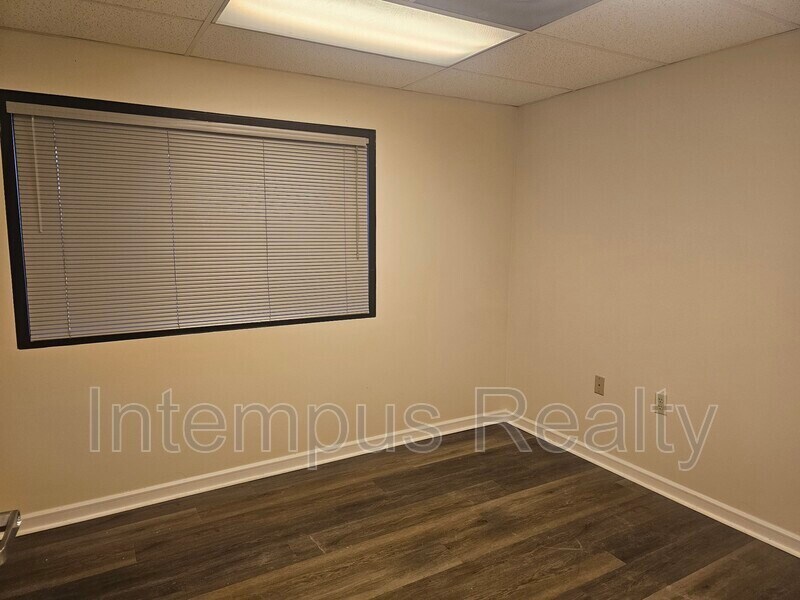 Foto del edificio - 6515 Clinton Hwy