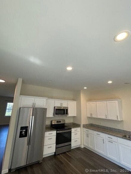 Building Photo - 27 Woodside Dr