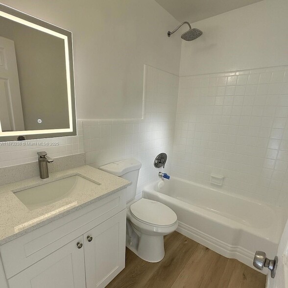 Photo - 1565 NE 32nd St House