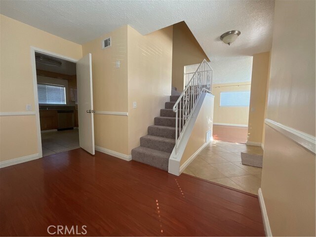 Foto del edificio - 945 Emerson Pl