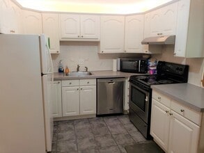 Building Photo - 33 Jacqueline Rd