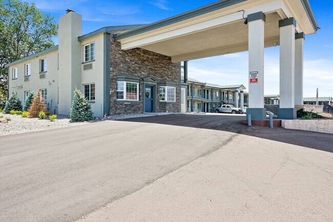 Foto del edificio - Remodeled Studio Apartments Near Memorial ...