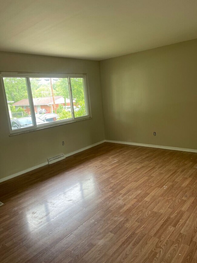 Building Photo - 2414 Bluelark Dr