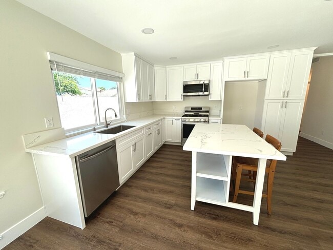 Building Photo - Beautiful 3Bd/2Ba Home in Irvine!