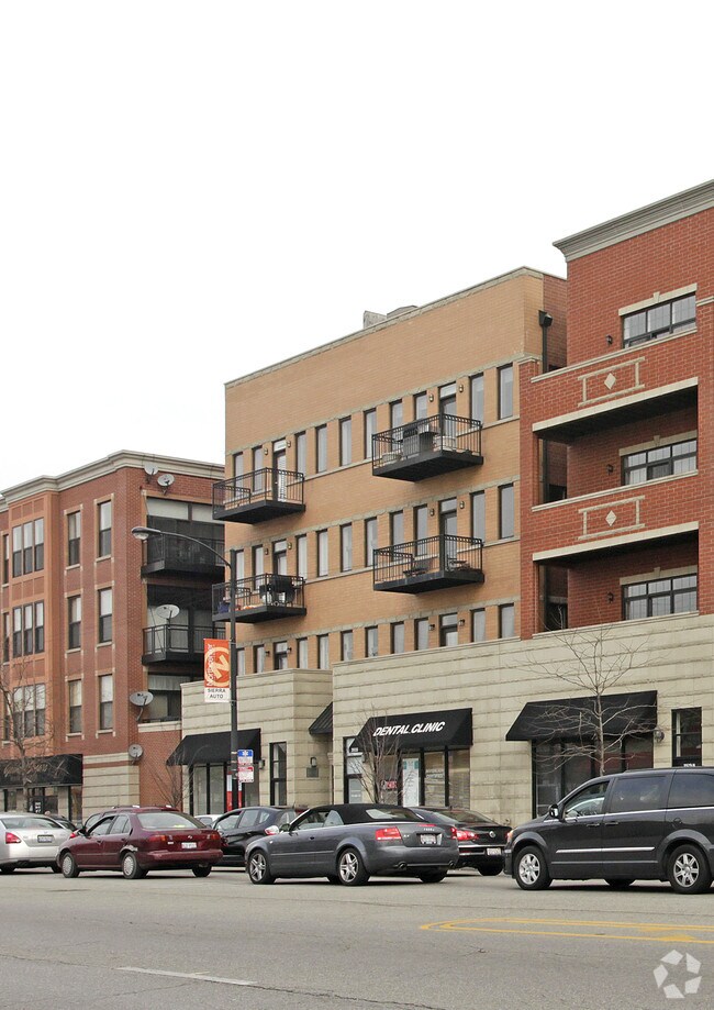 3935 N Western Ave, Chicago, IL 60618 Apartments Chicago, IL
