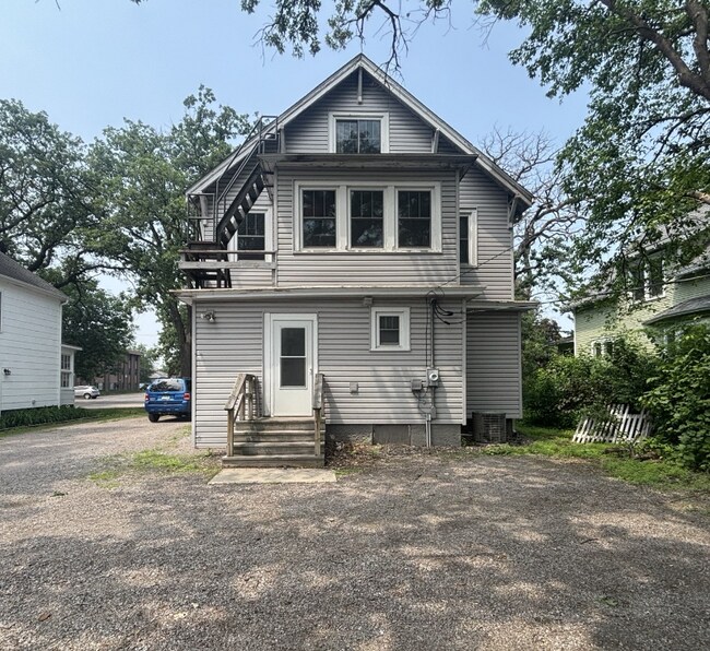 Foto del edificio - 812 6th Ave S