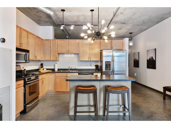 Building Photo - 720 N 4th St