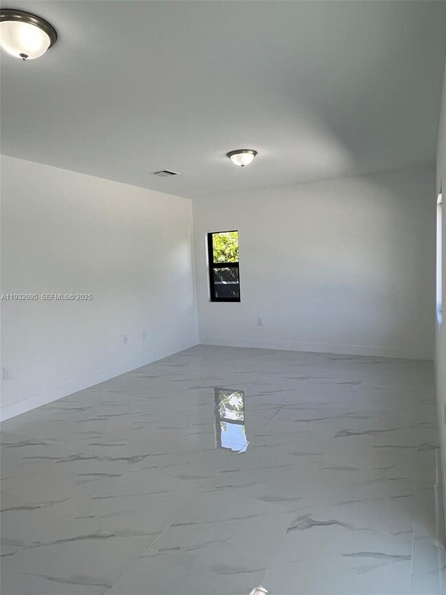 Foto del edificio - 11982 SW 213th St