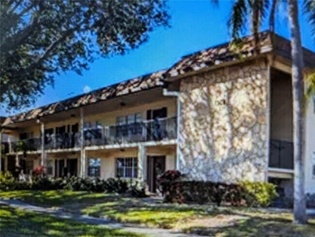 Foto del edificio - 2500 Harn Blvd