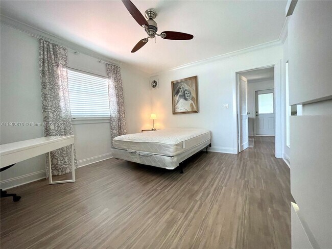 Foto del edificio - 2317 SW 23rd St