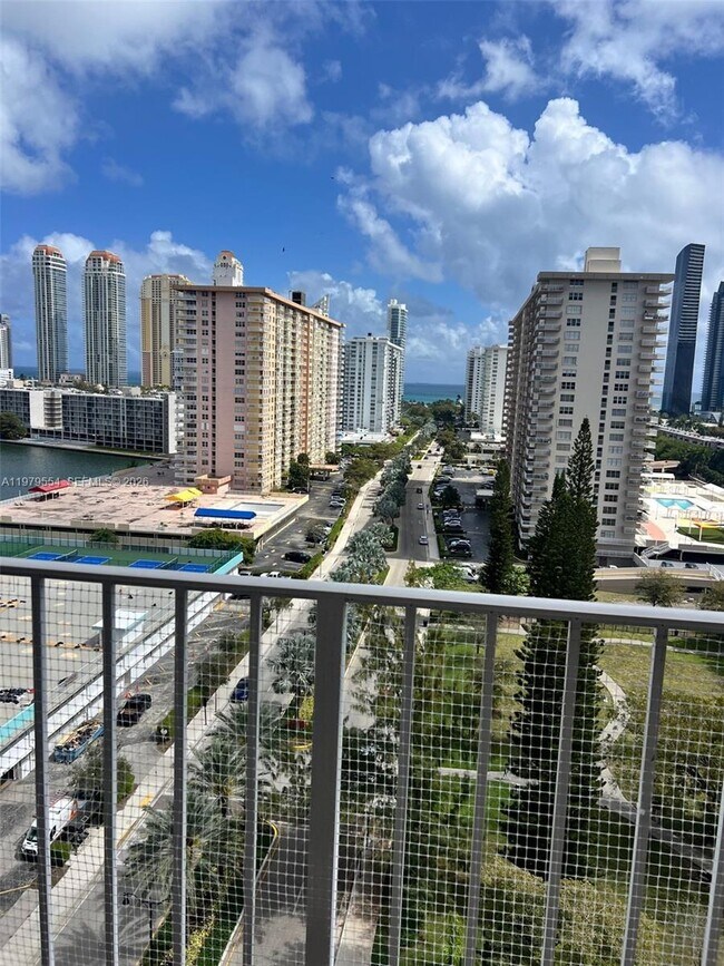 Foto del edificio - 290 174th St