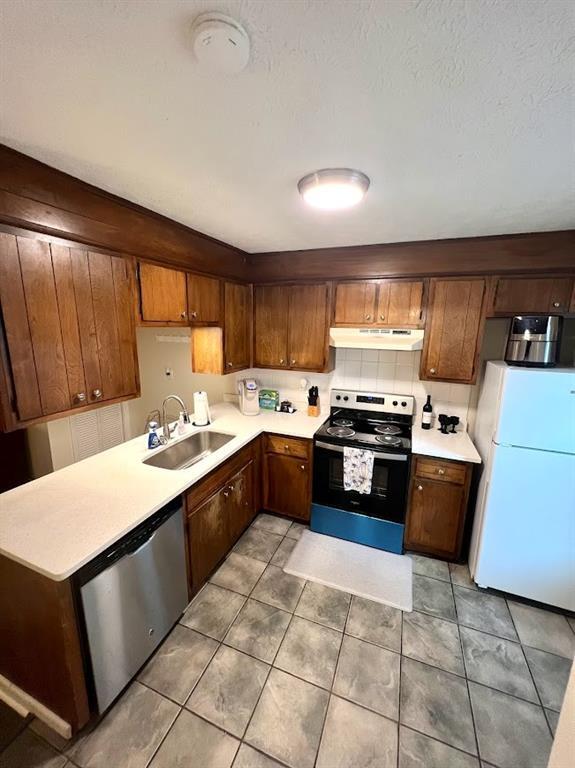 Building Photo - 4688 Lois Dr