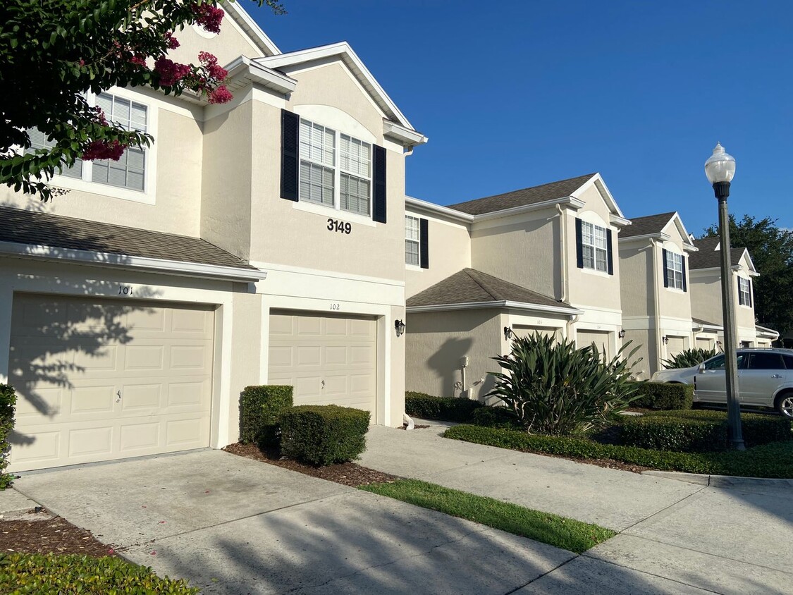 Primary Photo - LAKEVIEW TOWNHOME FOR RENT - STONEBRIDGE C...