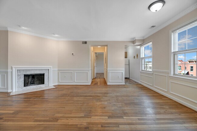 Building Photo - 730 7th St SE