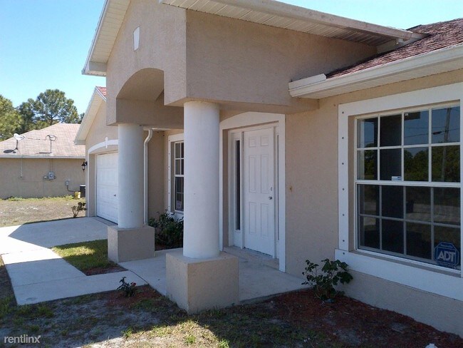 Foto del edificio - 3 br, 2 bath House - 832 Palomino St E