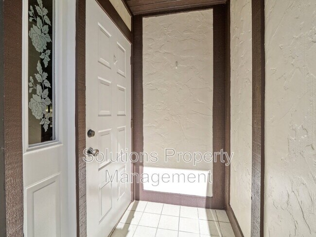 Building Photo - 751 Greenwood Manor Cir