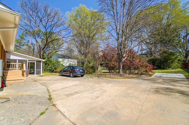 Parking Spaces - 5321 Providence Rd