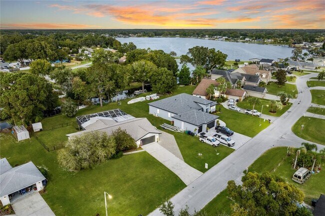 Building Photo - 22481 Southshore Dr