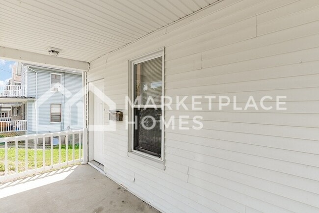 Building Photo - 617 Trenton Ave