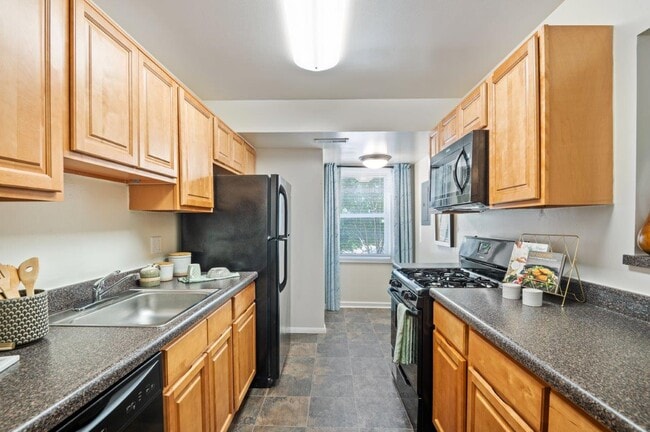 Building Photo - Cedar Gardens and Towers Apartments and Townhomes