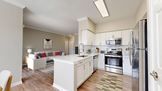 Building Photo - The Oasis Apartments