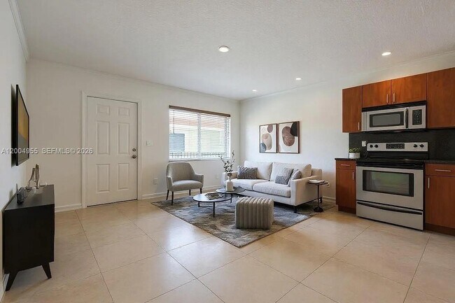Foto del edificio - 1856 NE 46th St