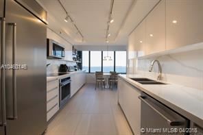 Building Photo - 520 Brickell Key Dr