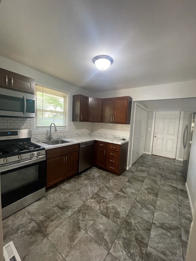 13340 Fir St, Cedar Lake, IN 46303 House Rental in Cedar Lake, IN