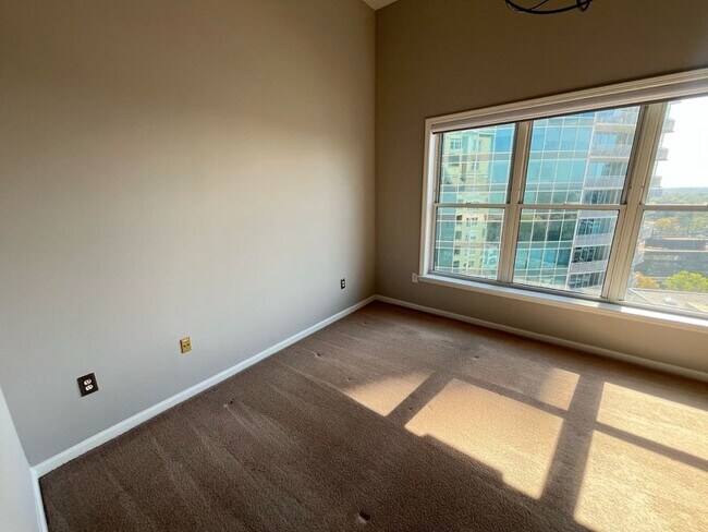 Foto del edificio - 3334 Peachtree Rd NE