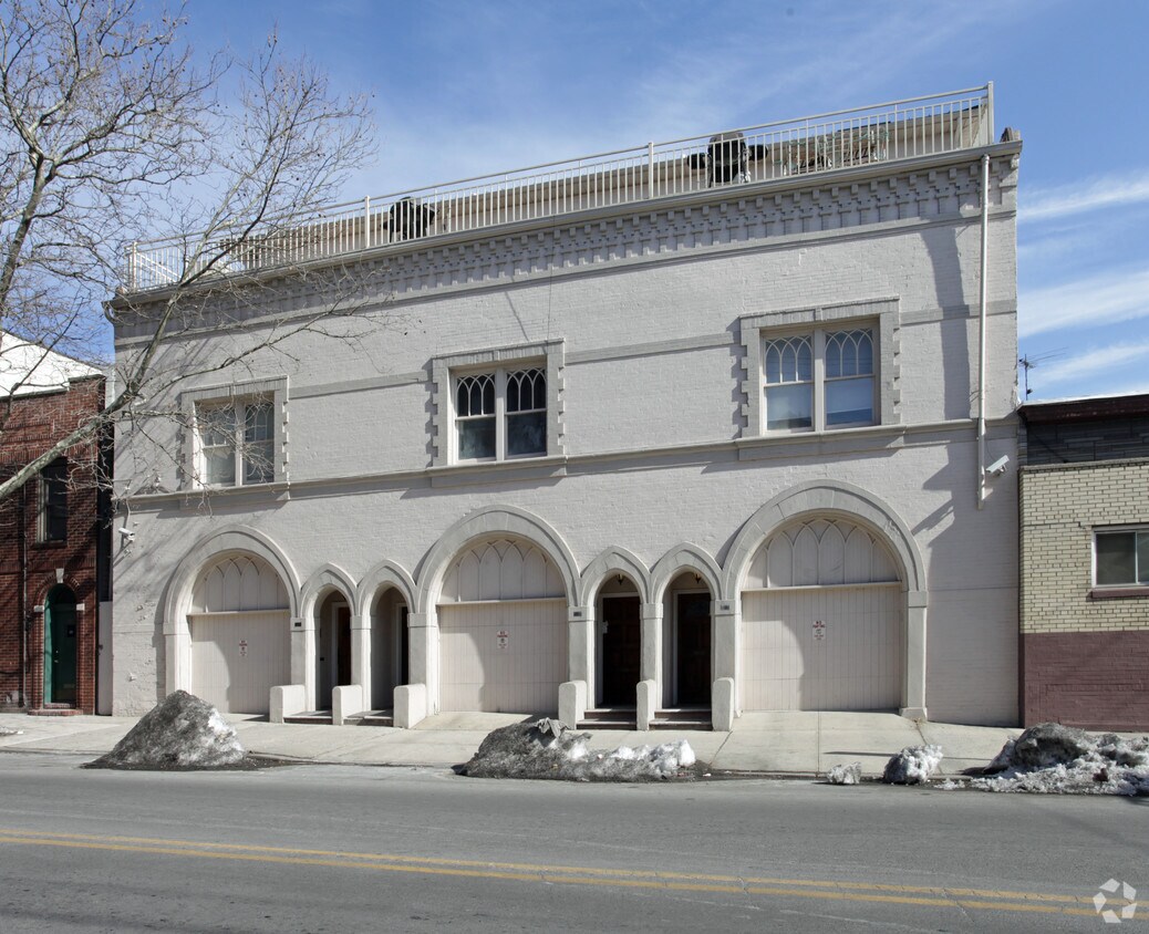 Building Photo - 562 Palisade Ave