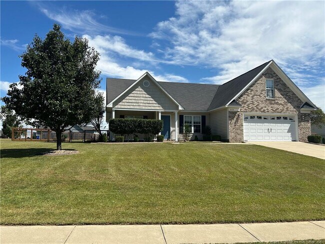Foto del edificio - 245 Wood Valley Ln