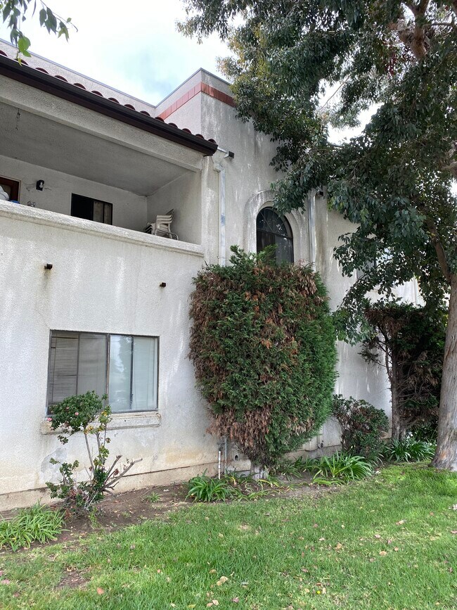 Foto del edificio - 4045 W 182nd St